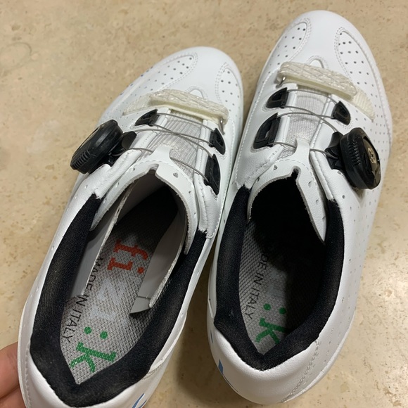 New fizik women’s cycling/ racing/ spinning shoes 🚵‍♀️ - Picture 3 of 5